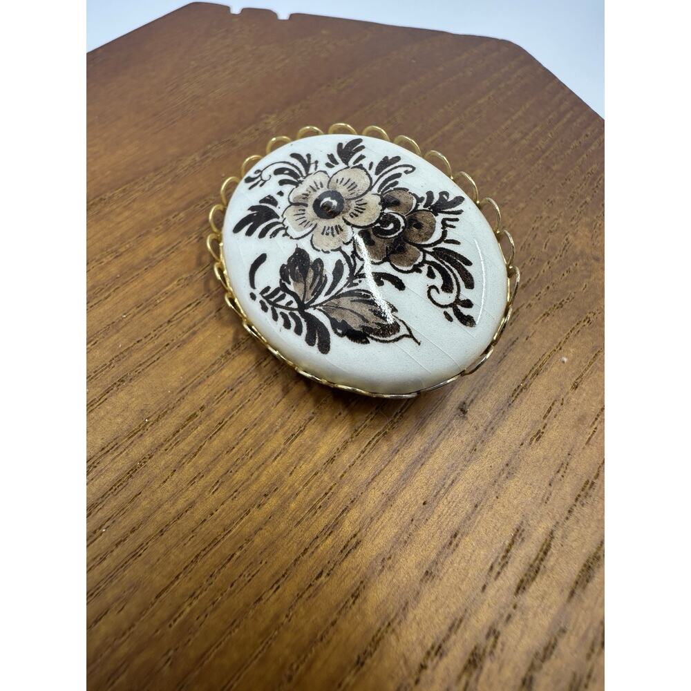 Vintage Delftware Hand-Painted Floral Brooch with Gold-Tone Setting
